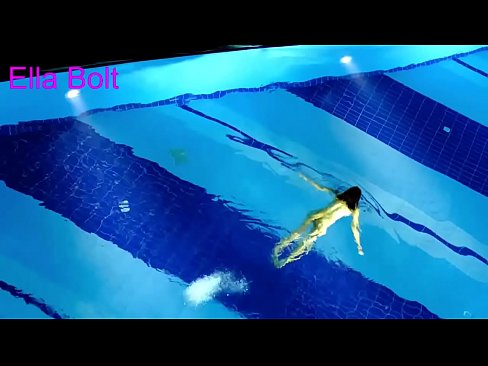 ❤️ నేను చూడటం ఆపలేను, ELLA BOLT రిసార్ట్ పూల్లో నగ్నంగా ఈత కొడుతూ దొరికిన యువ అందగత్తె ❤️ పోర్నో te.it-com.top ️❤